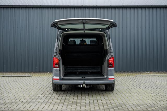 Volkswagen Carravelle | Automaat | Led | Camera | Carplay | Navi | Zijschuifdeur R+L | Adapt.Cruise | Trekhaak 